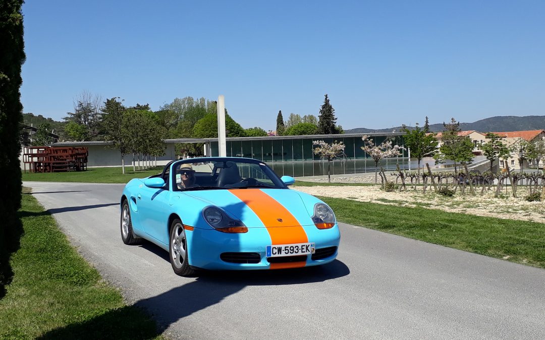 Visiter le château Lacoste au volant d’une Porsche